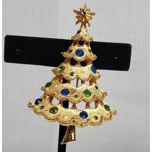 Vtg. 1960's MYLU Christmas Tree Rhinestone Scalloped Goldtone Collectible Brooch